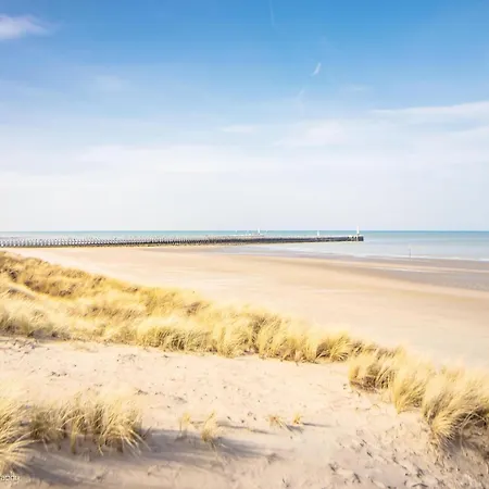 In By The Beach, Cleaning Included Lägenhet